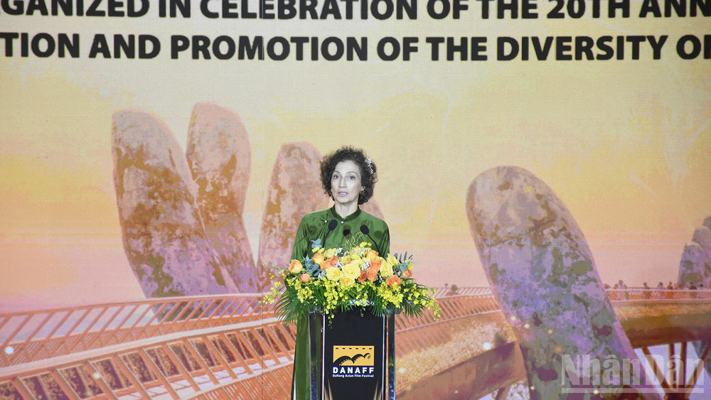 Bà Audrey Azoulay phát biểu tại lễ khai mạc. (Ảnh: ANH ĐÀO) ndo_br_khaimac-giamdoc.jpg