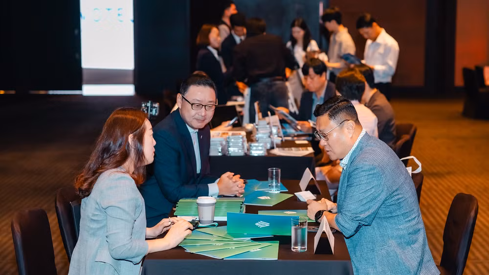 Các doanh nghiệp du lịch Việt Nam và Hàn Quốc trao đổi hợp tác. (Ảnh: Ban Tổ chức)