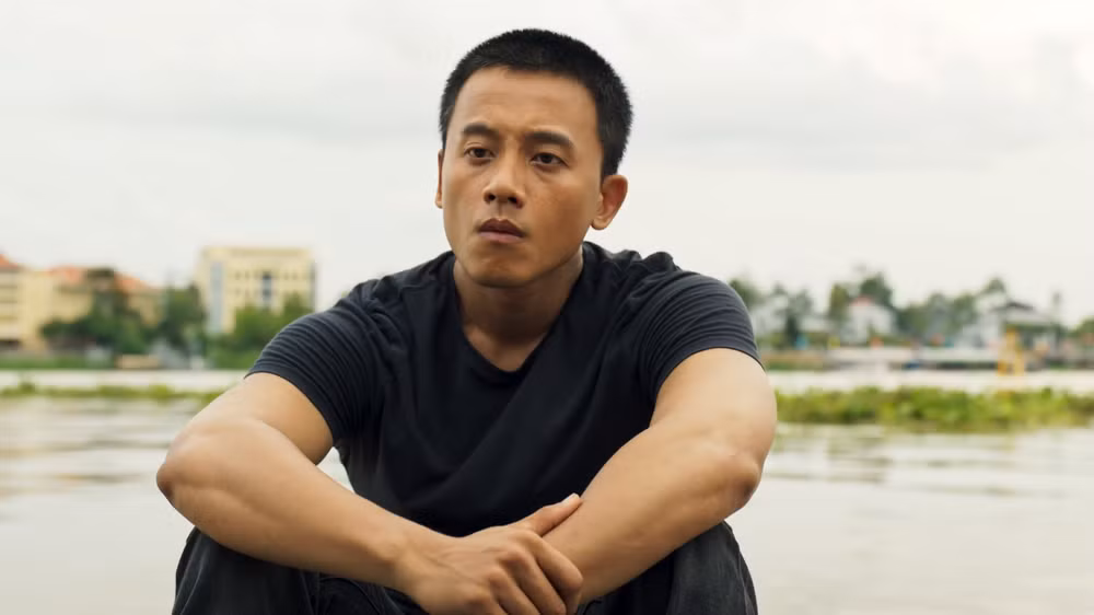 Mai Tài Phến giữ vai trò đạo diễn, biên kịch và diễn viên trong phim.