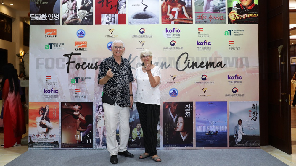 Bà Martine Thérouanne cùng chồng (ông Jean-Marc Thérouanne) tại Liên hoan phim Châu Á Đà Nẵng. dn-mar.jpg