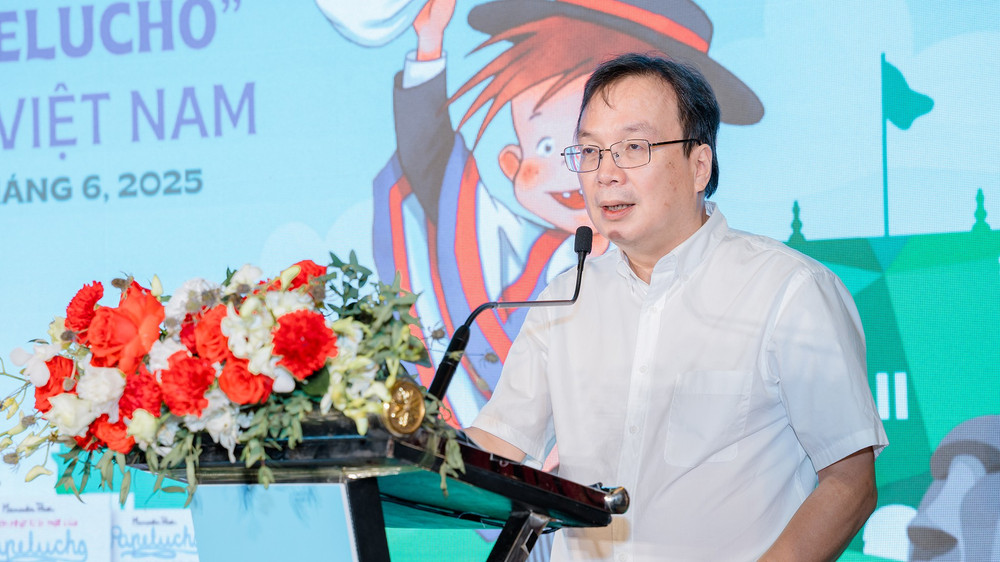 Ông Nguyễn Tiến Thanh, Tổng Giám đốc Nhà xuất bản Giáo dục Việt Nam. pape4.jpg