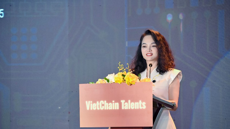 Ms. Nguyen Van Hien, Vice President, General Secretary of Vietnam Blockchain and Digital Asset Association (VBA), Head of the Organizing Committee of the Competition. ba-nguyen-van-hien2-568.jpg