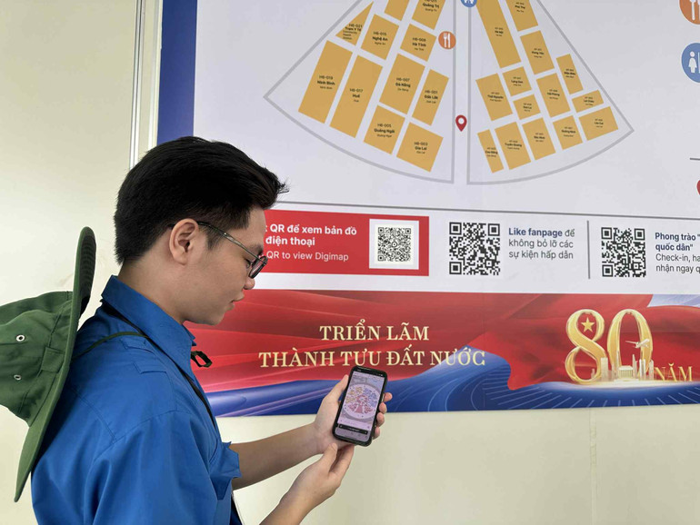 Người dân trải nghiệm bản đồ Digimap. attkcwazbug9snklix3euekyovaog-8m-3zygpzvl2lvwu.jpg