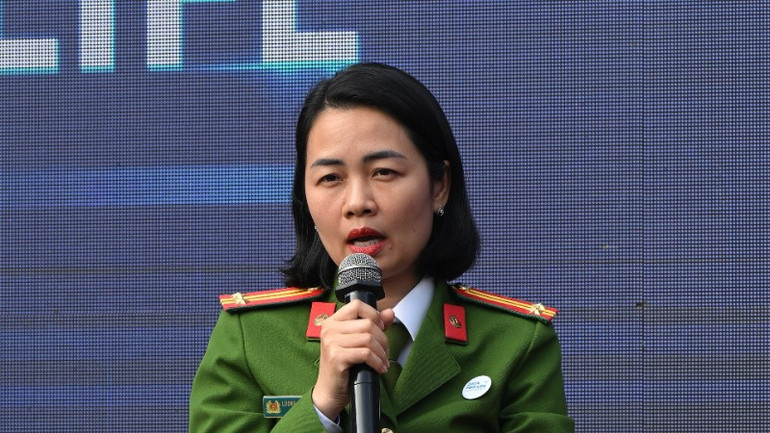 លោកស្រីវរសេនីយ៍ឯក លឿង ធី ធូ ត្រាង តំណាងគណៈកម្មាធិការរៀបចំការប្រកួតទិន្នន័យសម្រាប់ជីវិត។ 1-5099.jpg