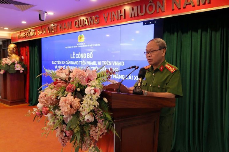 Colonel Ngo Nhu Cuong, Deputy Director of the Department of Administrative Police for Social Order (C06), Ministry of Public Security, spoke at the event. anh-cuong.jpg