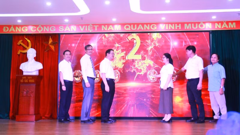 Các đại biểu tham gia phát động cuộc thi.