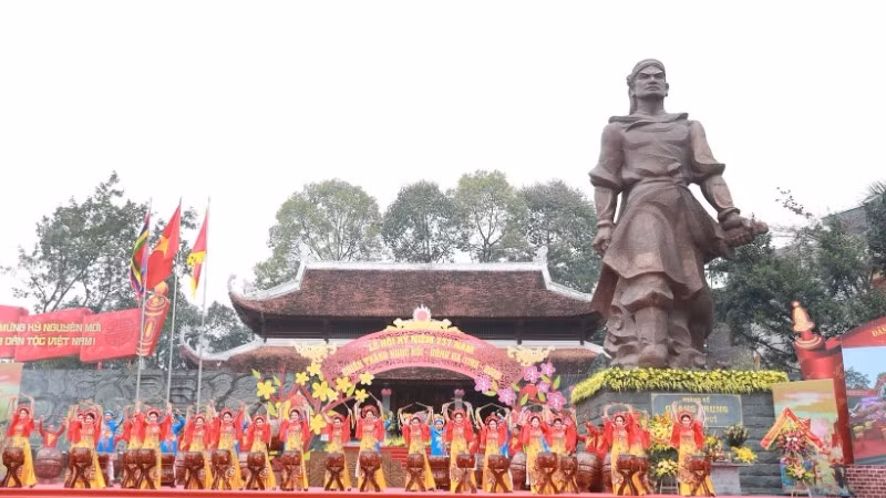 Lễ hội kỷ niệm 237 năm Chiến thắng Ngọc Hồi-Đống Đa diễn ra trong không khí sôi nổi, tưng bừng. (Ảnh: VIẾT THÀNH)