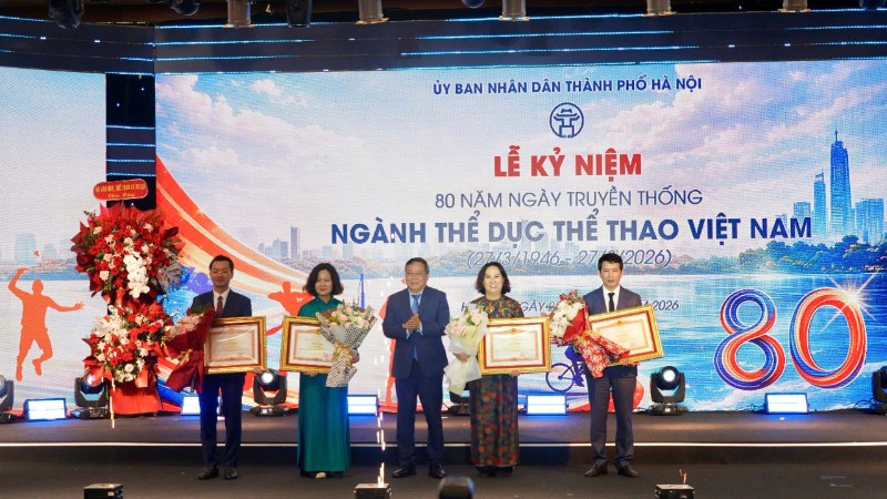 Thành phố Hà Nội tôn vinh những cá nhân có thành tích nổi bật cho sự phát triển thể thao của Thủ đô.