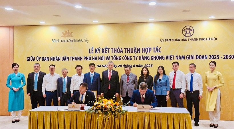 UBND thành phố Hà Nội và Vietnam Airlines sẽ tiếp tục đồng hành tổ chức nhiều hoạt động nhằm phát triển du lịch, thương mại, đầu tư.