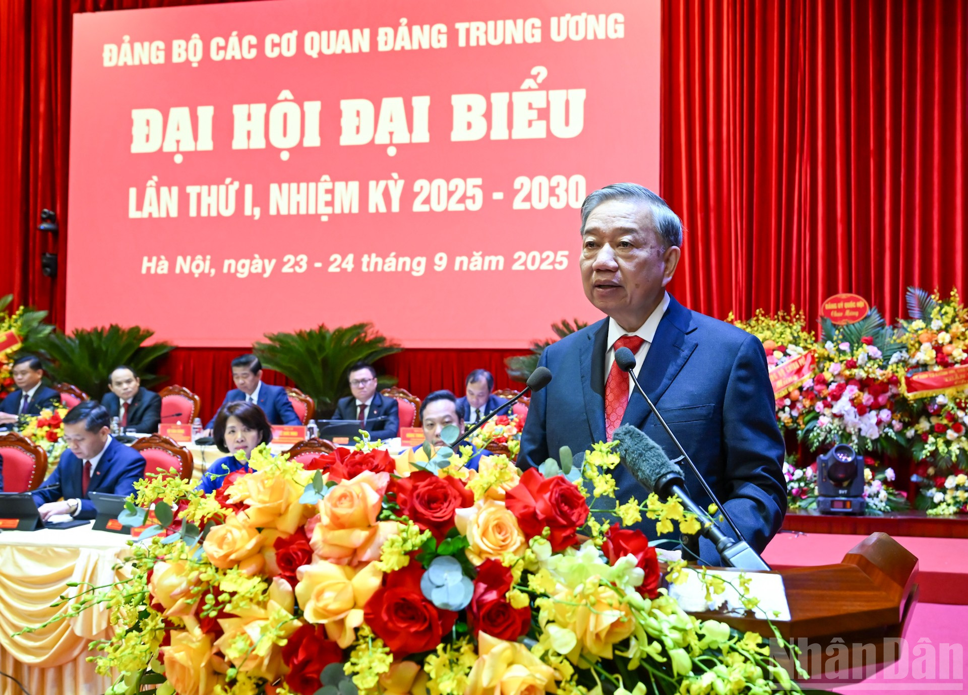 ト・ラム事務総長が大会で演説した。 ndo_br_bnd-4727.jpg