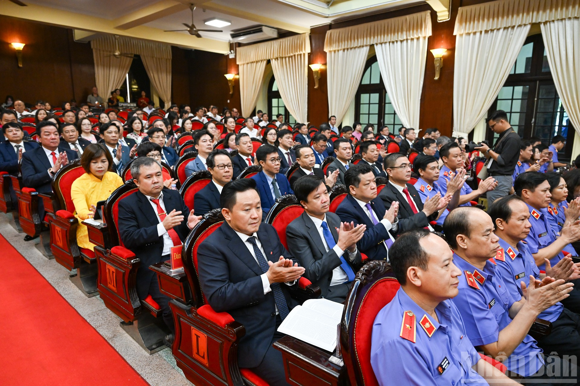 会議に出席する代表者たち。 ndo_br_bnd-4136.jpg