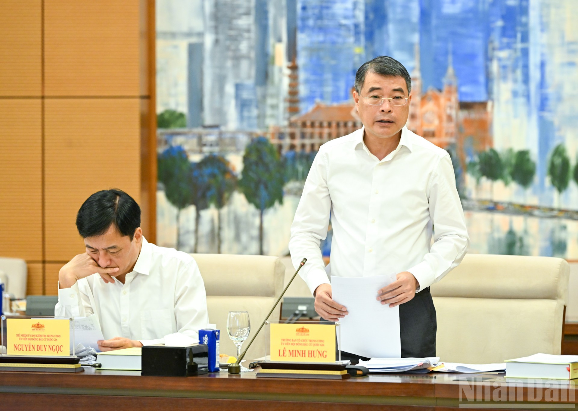 Trưởng Ban tổ chức Trung ương Lê Minh Hưng phát biểu tại phiên họp. ndo_br_bnd-2279.jpg