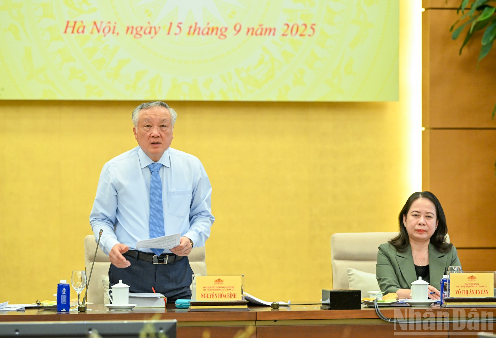 Phó Thủ tướng Thường trực Nguyễn Hòa Bình phát biểu tại phiên họp. ndo_br_bnd-2263.jpg