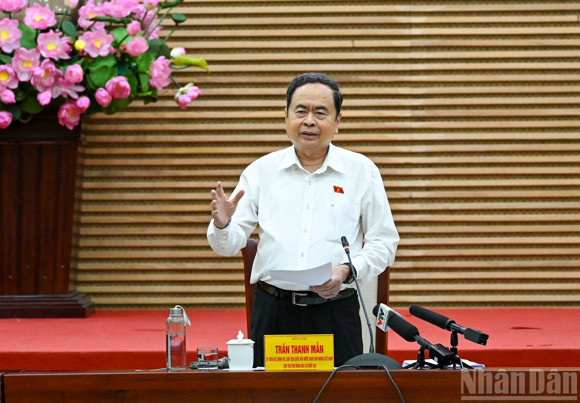 Chủ tịch Quốc hội, Chủ tịch Hội đồng Bầu cử quốc gia Trần Thanh Mẫn phát biểu kết luận buổi làm việc với Ủy ban bầu cử tỉnh Nghệ An. (Ảnh: DUY LINH)