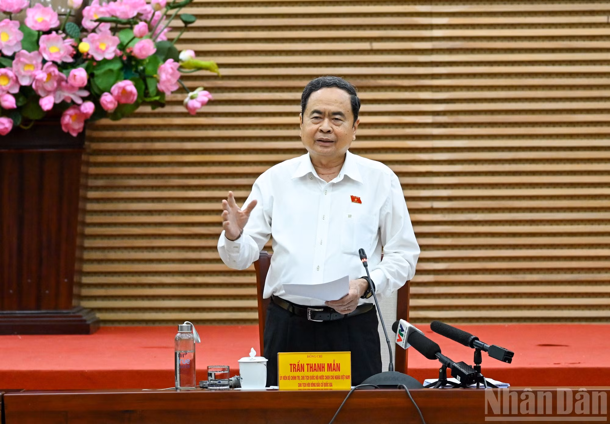 Chủ tịch Quốc hội, Chủ tịch Hội đồng Bầu cử quốc gia Trần Thanh Mẫn phát biểu kết luận buổi làm việc với Ủy ban bầu cử tỉnh Nghệ An. (Ảnh: DUY LINH)