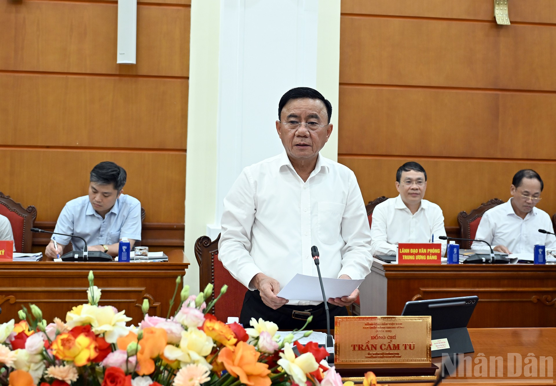 Thường trực Ban Bí thư Trần Cẩm Tú phát biểu tại cuộc làm việc với Ban Thường vụ Tỉnh ủy Thái Nguyên. ndo_br_8a-0838.jpg