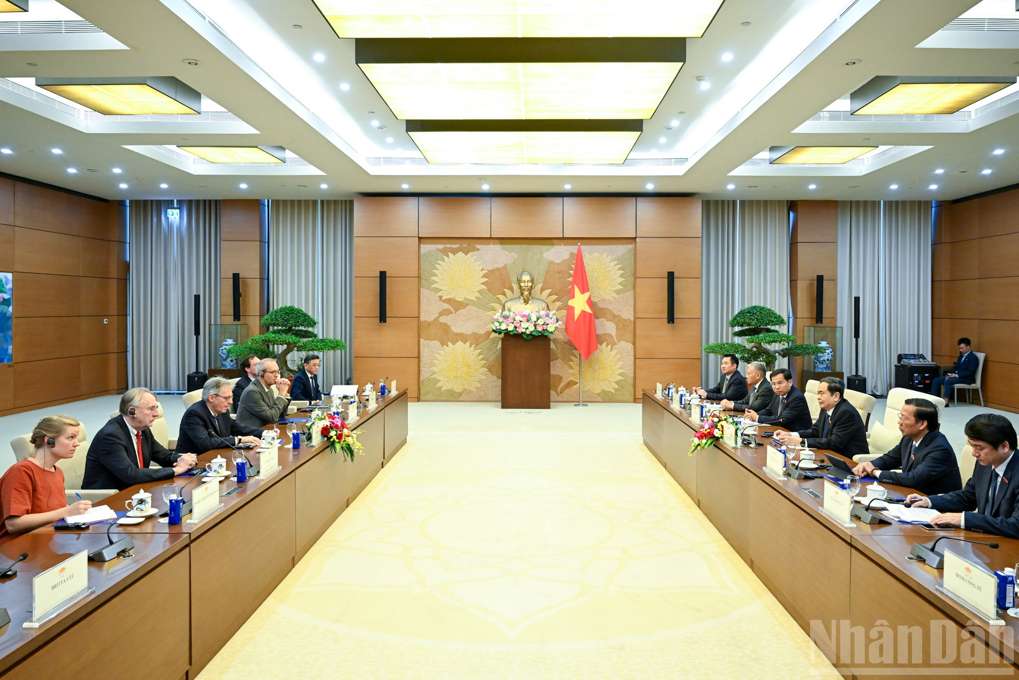 Quang cảnh cuộc tiếp tại Nhà Quốc hội. (Ảnh: DUY LINH) ndo_br_9-3374.jpg