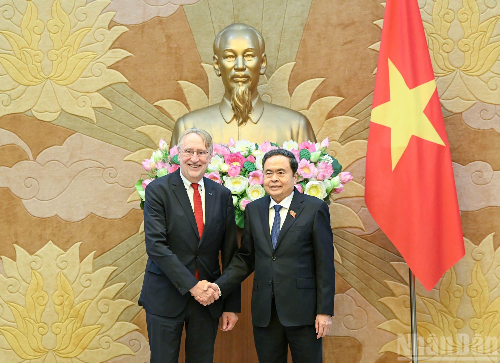 Chủ tịch Quốc hội Trần Thanh Mẫn và Chủ tịch Ủy ban Thương mại quốc tế Nghị viện châu Âu Bernd Lange. (Ảnh: DUY LINH) ndo_br_2-3318.jpg