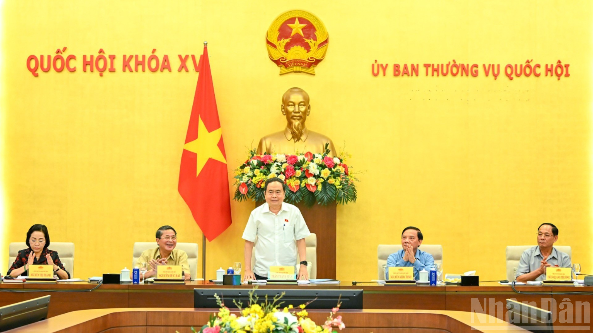Chủ tịch Quốc hội Trần Thanh Mẫn và các Phó Chủ tịch Quốc hội dự và chủ trì cuộc họp.
