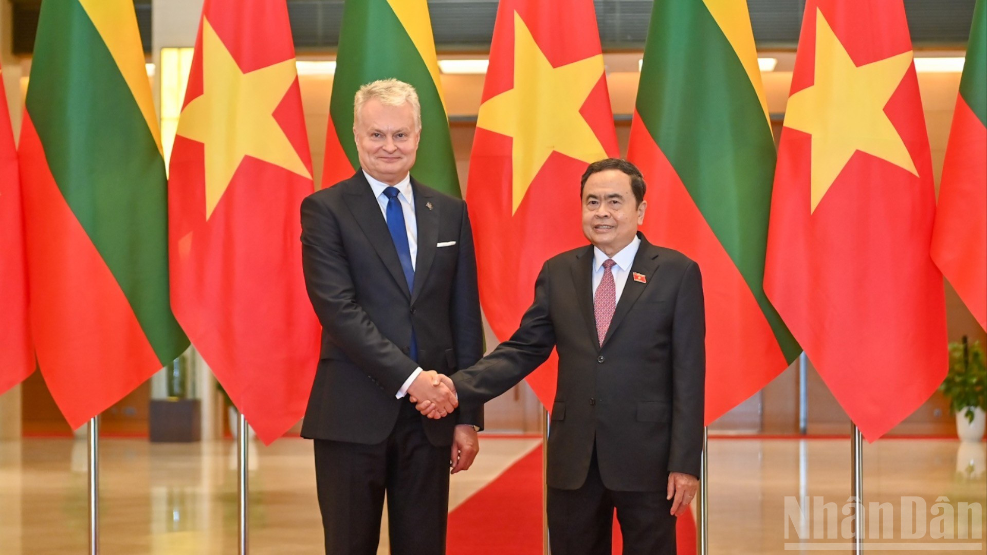 Chủ tịch Quốc hội Trần Thanh Mẫn và Tổng thống Cộng hòa Litva Gitanas Nauseda.