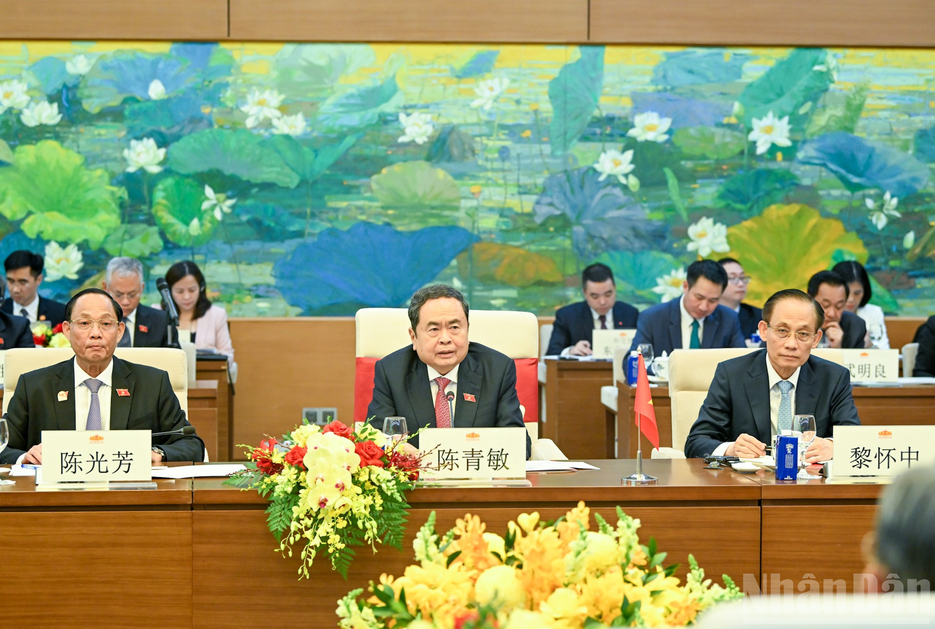 Președintele Adunării Naționale, Tran Thanh Man, vorbește la ședință. ndo_br_7-8336.jpg