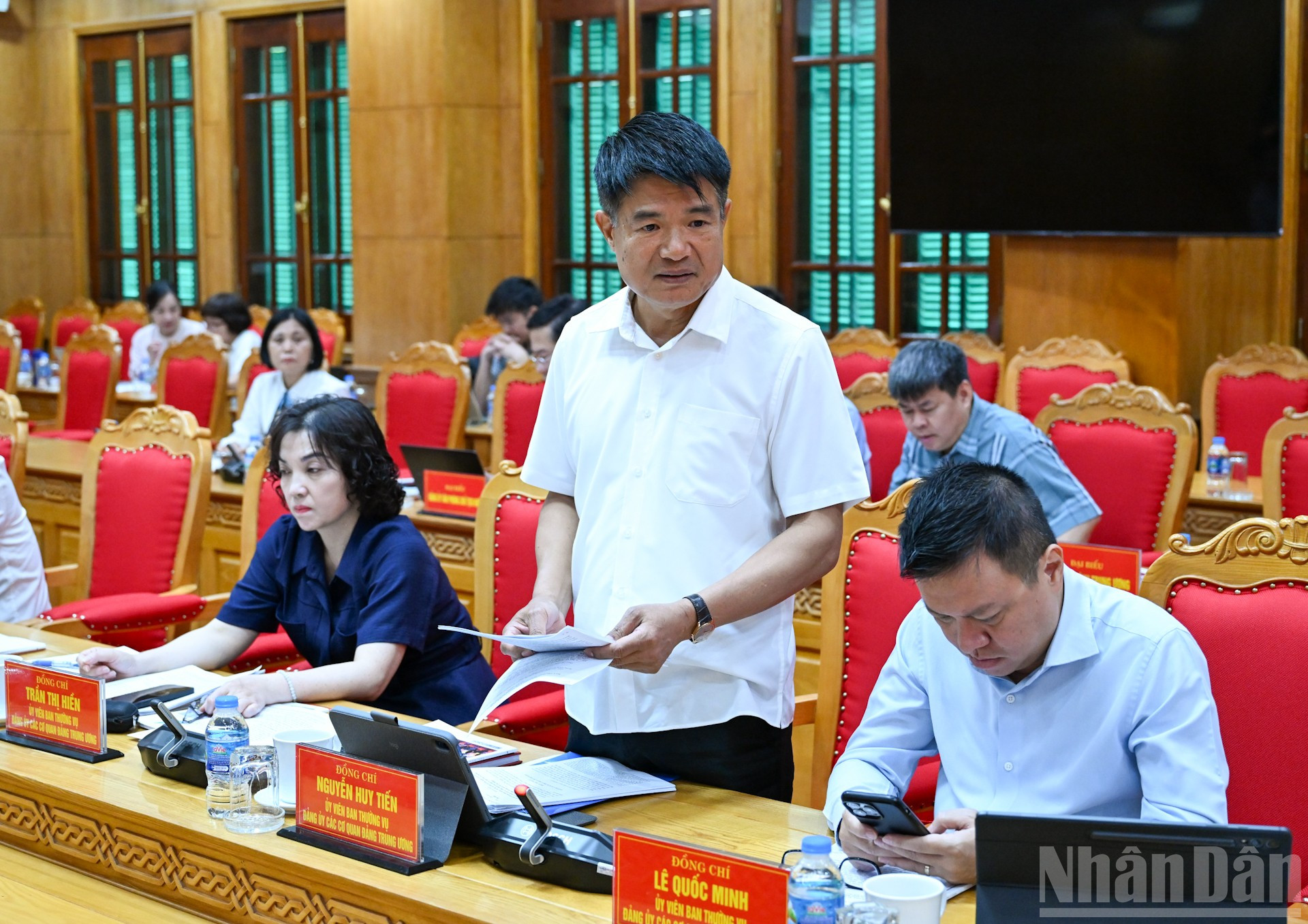 Đồng chí Nguyễn Huy Tiến, Ủy viên Ban Thường vụ Đảng ủy các cơ quan Đảng Trung ương phát biểu ý kiến. ndo_br_9-2101.jpg
