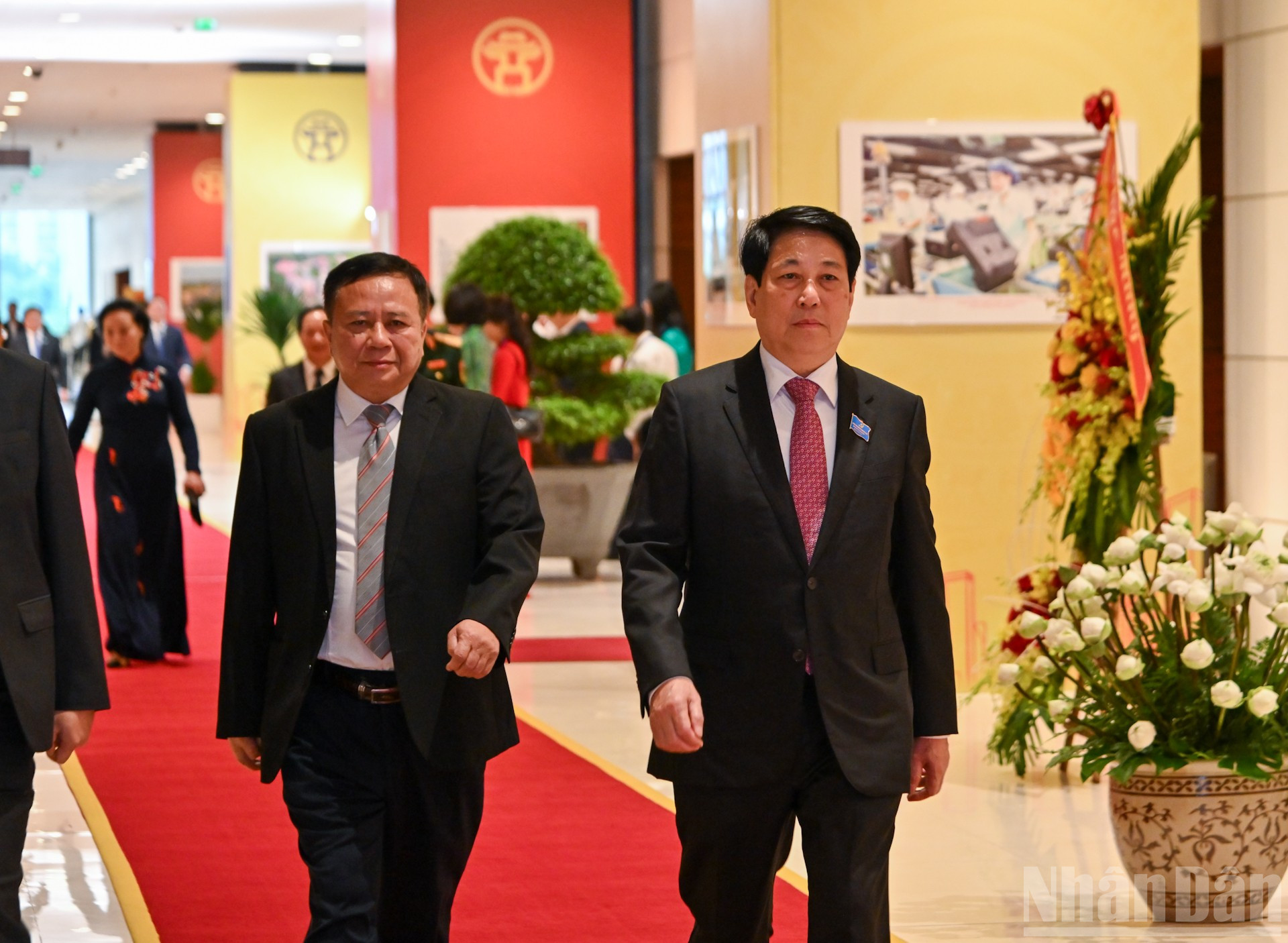 Le président Luong Cuong participe au 18e Congrès du Parti à Hanoï. (Photo : THUY NGUYEN) ndo_br_6-1585.jpg