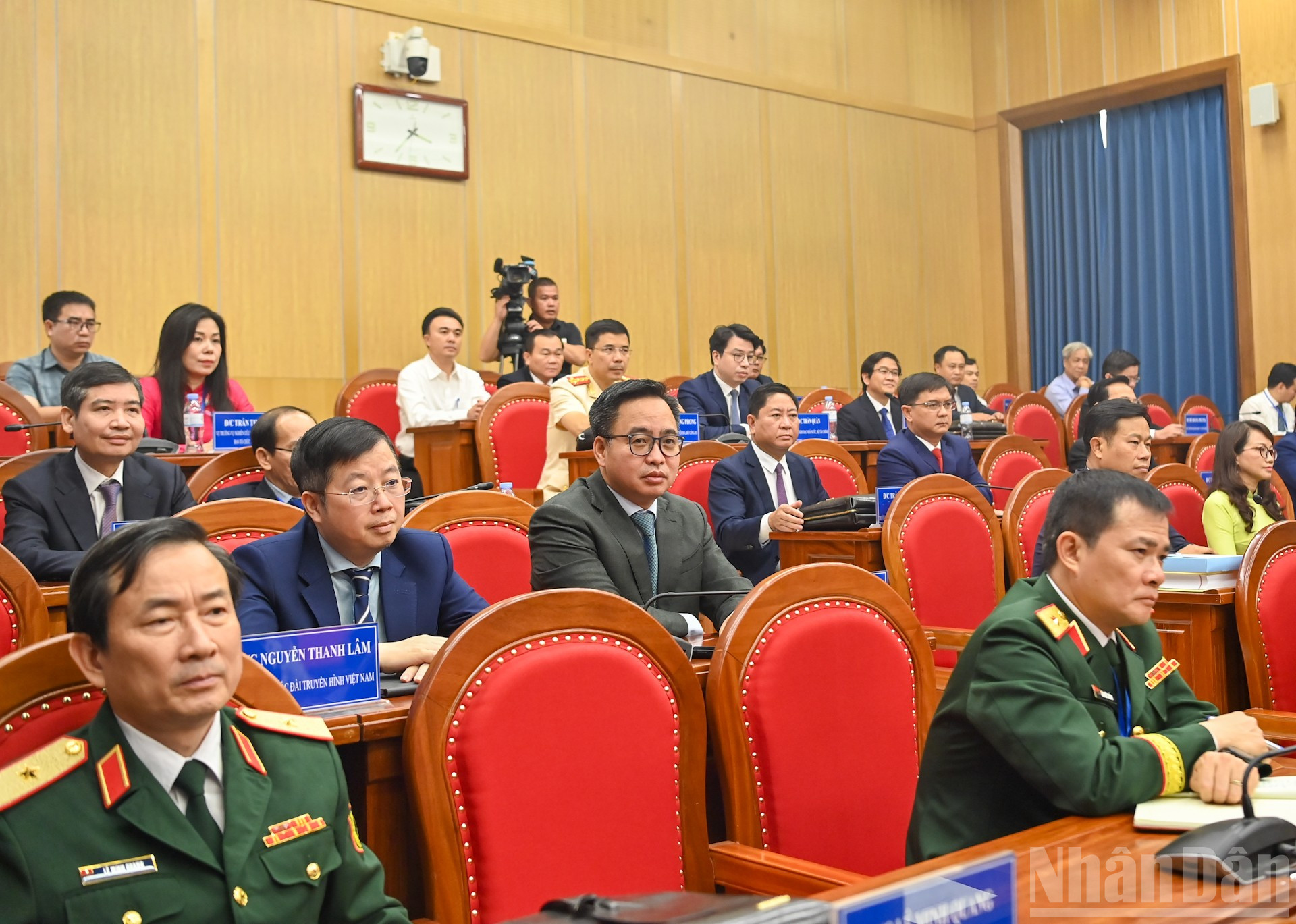 Các học viên lắng nghe trao đổi của đồng chí Tổng Bí thư Tô Lâm. ndo_br_10-7776.jpg