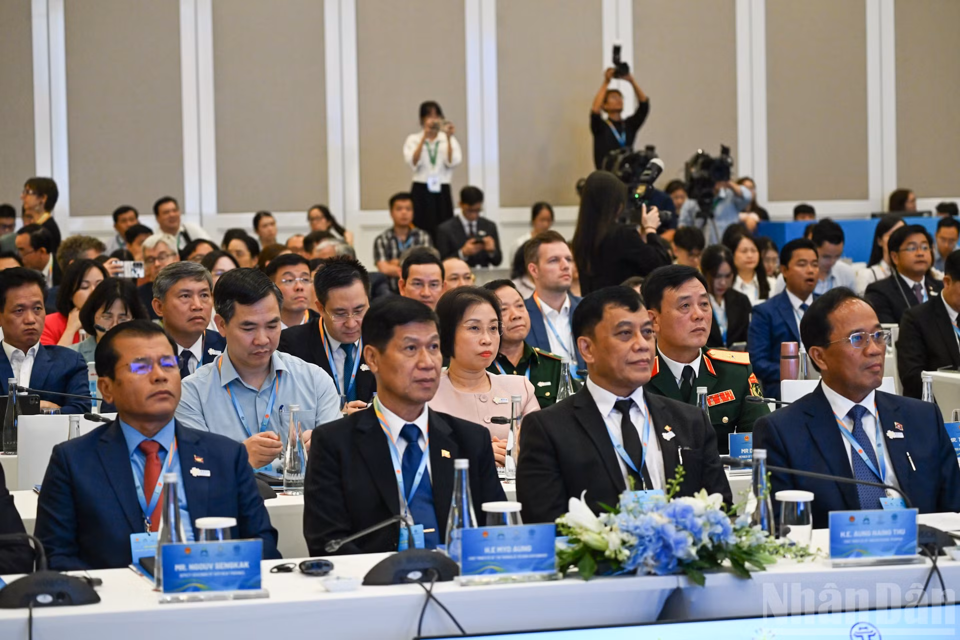 ndo_br_cac-dai-bieu-du-hoi-nghi-1.jpg