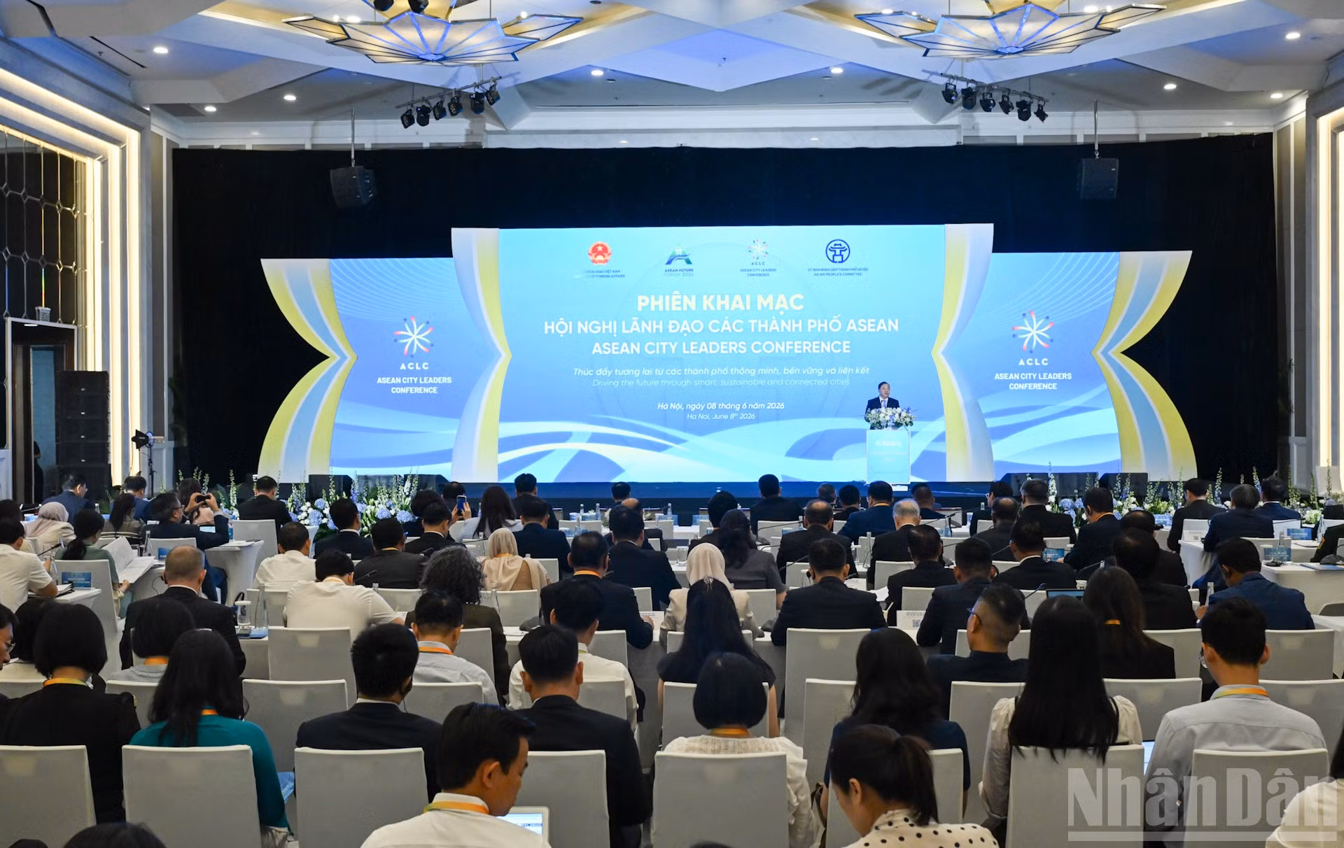 ndo_br_quang-canh-phien-khai-mac.jpg