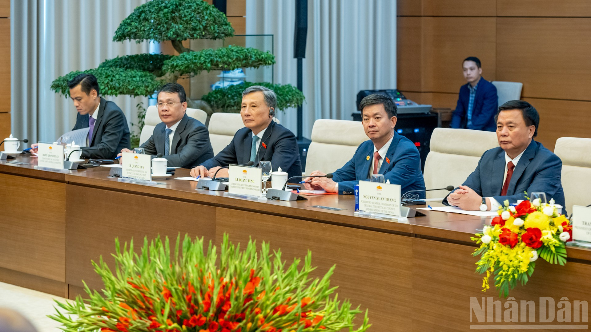 Vietnamesiska delegater deltog i mötet. ndo_br_z72-5732.jpg
