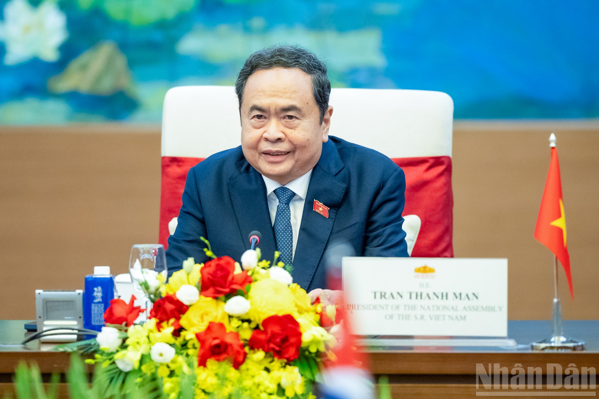 Nationalförsamlingens ordförande Tran Thanh Man talar vid mötet. ndo_br_z72-5689.jpg