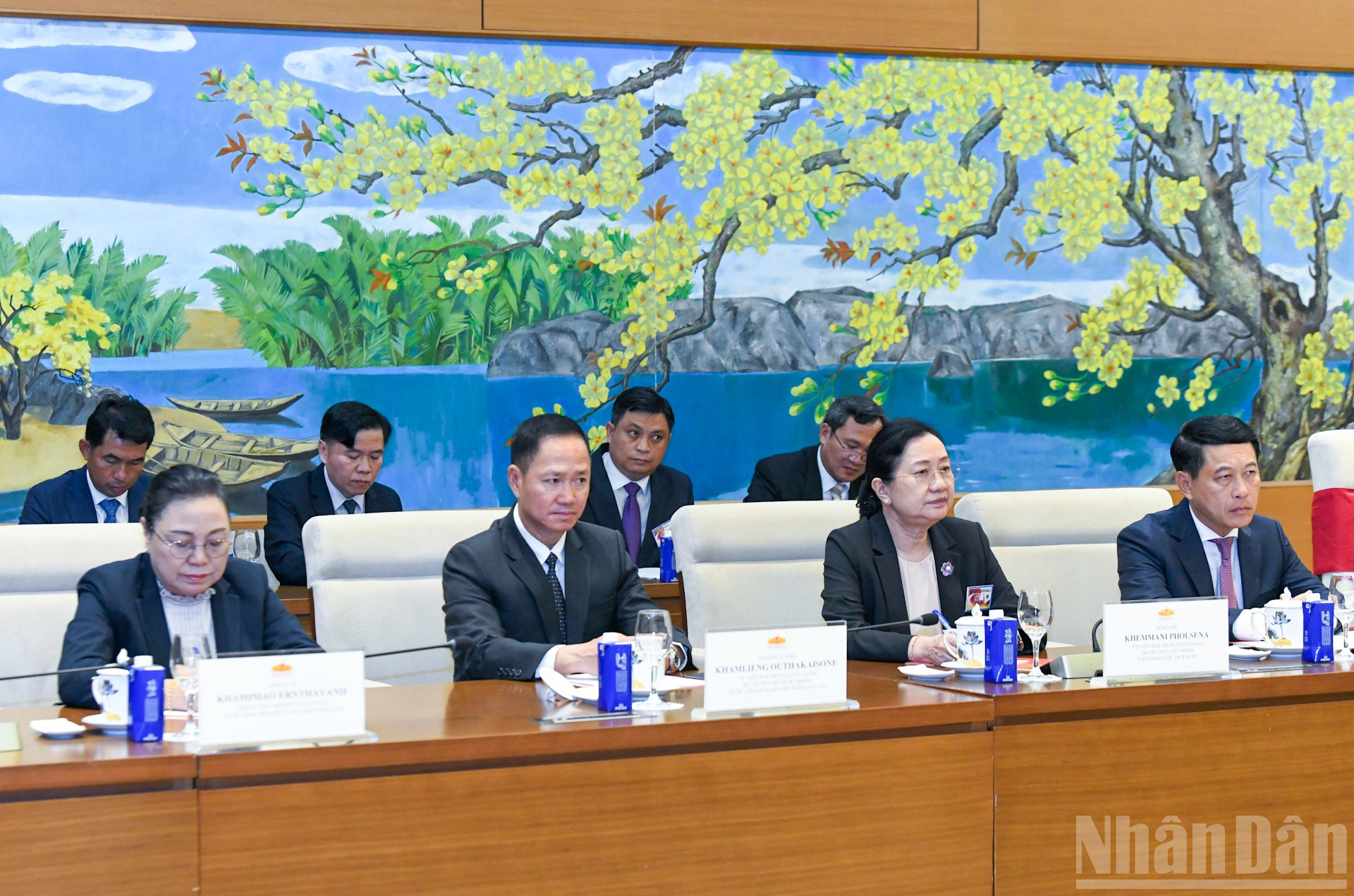 レセプションにはラオスの事務総長と大統領に随行する代表団が出席した。 ndo_br_img-0649.jpg