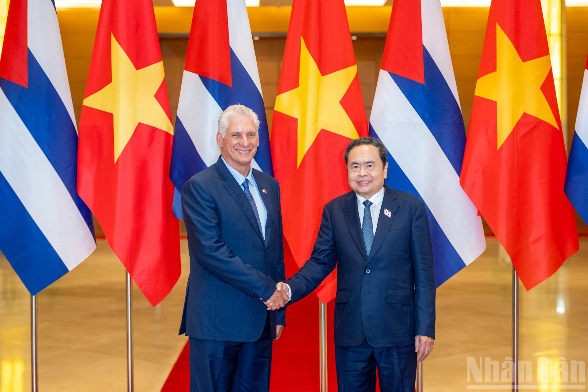 Nationalförsamlingens ordförande Tran Thanh Man och Kubas förste sekreterare och president Miguel Diaz-Canel Bermudez. ndo_br_z72-5625.jpg