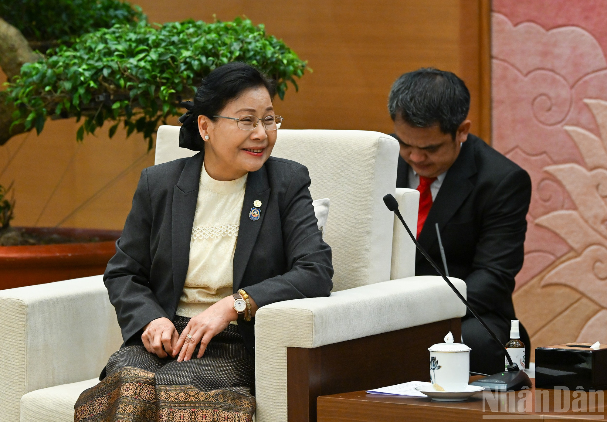 Chánh án Tòa án nhân dân tối cao Lào Vienthong Siphandone phát biểu tại buổi tiếp. (Ảnh: DUY LINH) ndo_br_bnd-3755.jpg