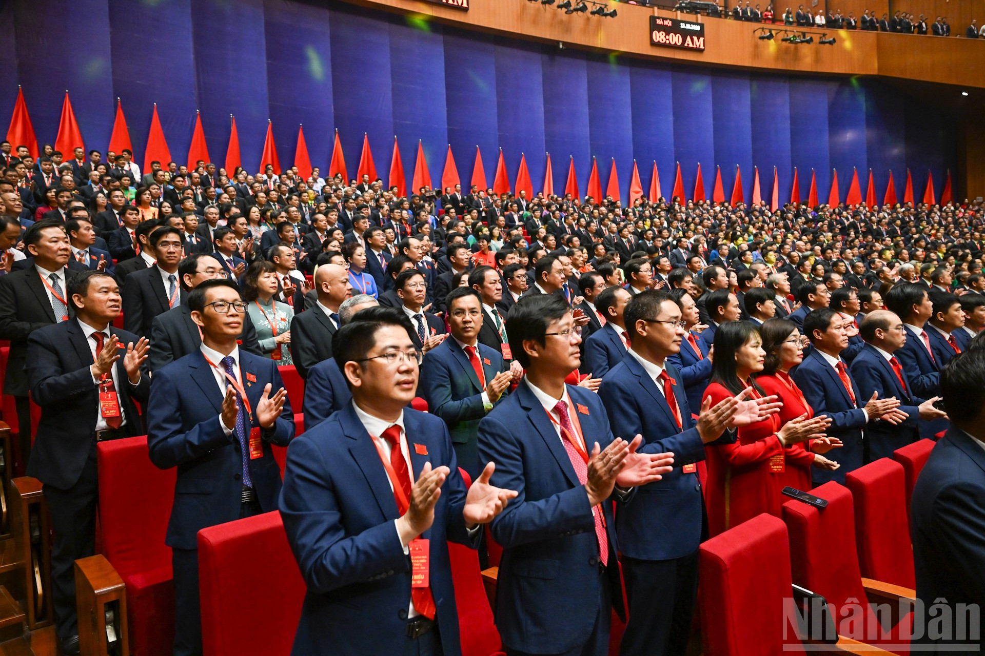会議に出席する代表者たち。 ndo_br_12-9511.jpg
