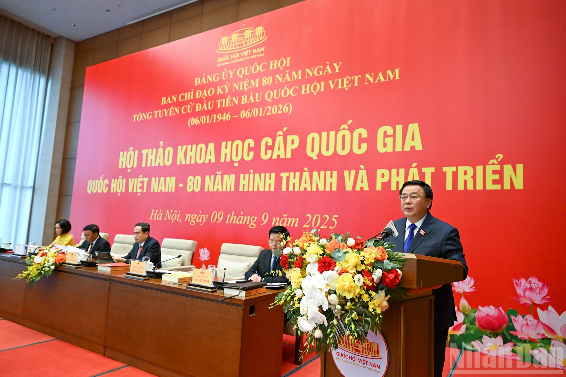 Giám đốc Học viện Chính trị quốc gia Hồ Chí Minh, Chủ tịch Hội đồng Lý luận Trung ương Nguyễn Xuân Thắng phát biểu đề dẫn hội thảo. ndo_br_8-1120.jpg