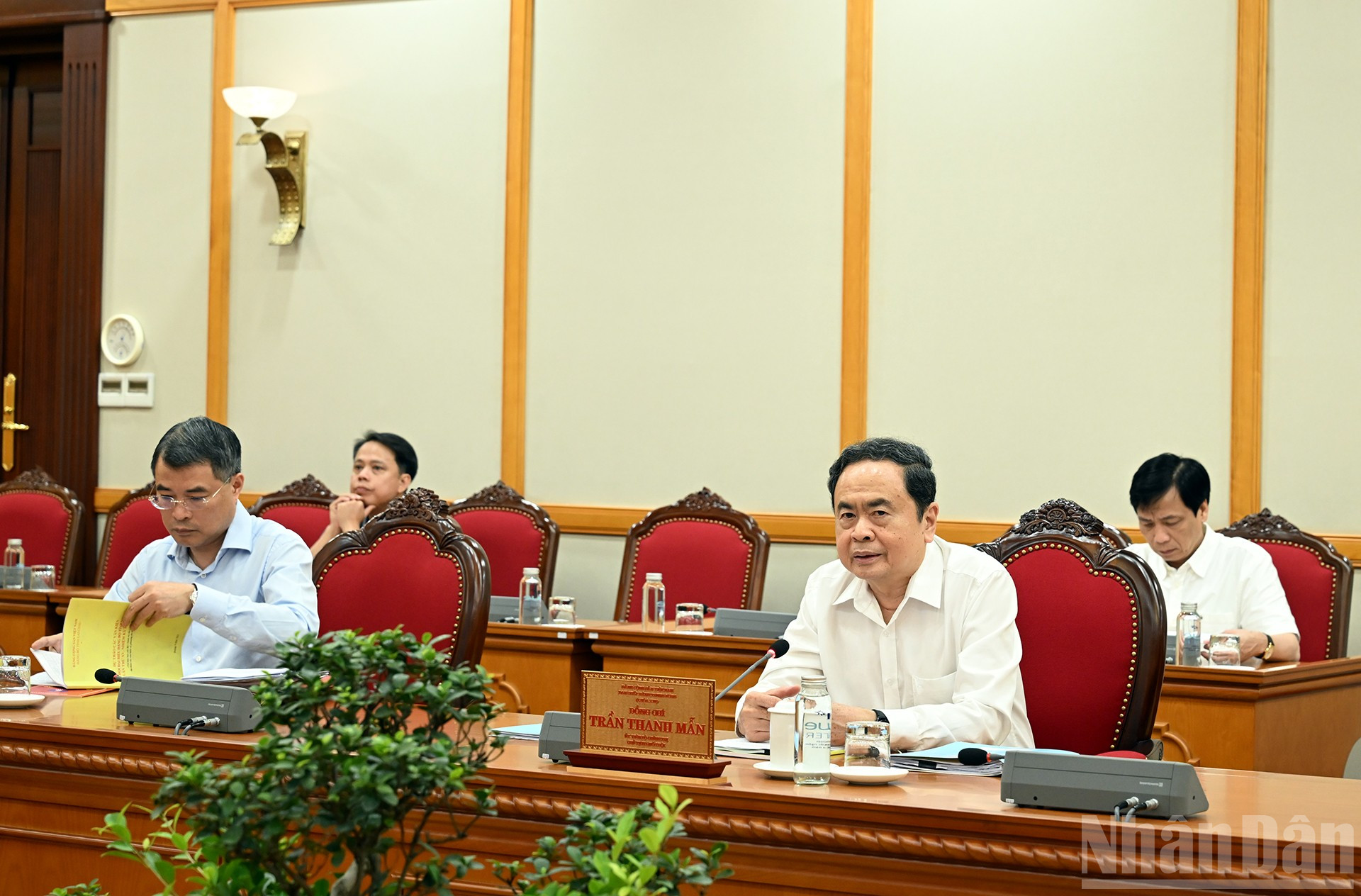 Chủ tịch Quốc hội Trần Thanh Mẫn phát biểu kết luận cuộc làm việc. ndo_br_7-9882.jpg