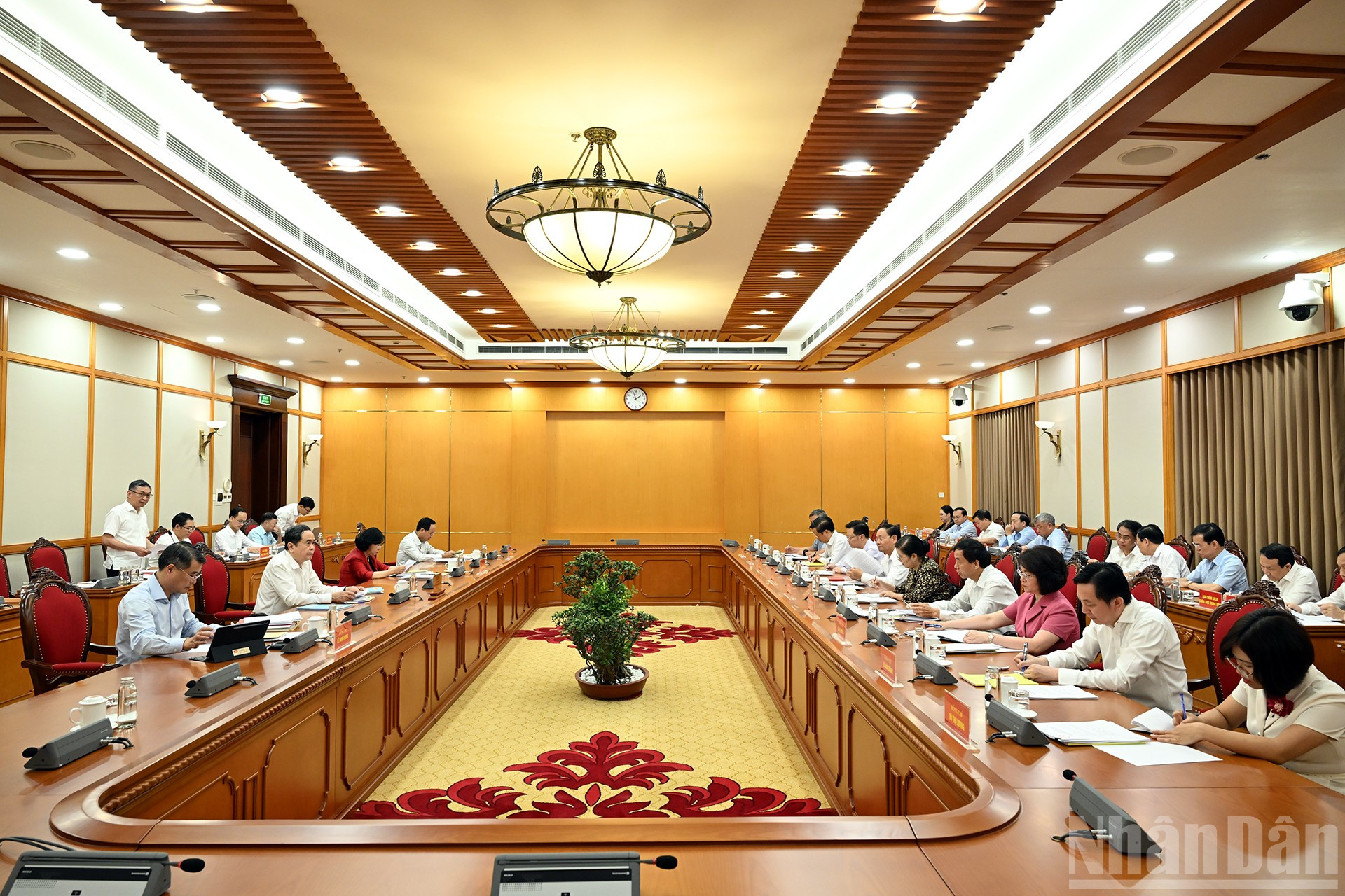 Quang cảnh cuộc làm việc với Ban Thường vụ Tỉnh ủy Lai Châu. ndo_br_2-9807.jpg