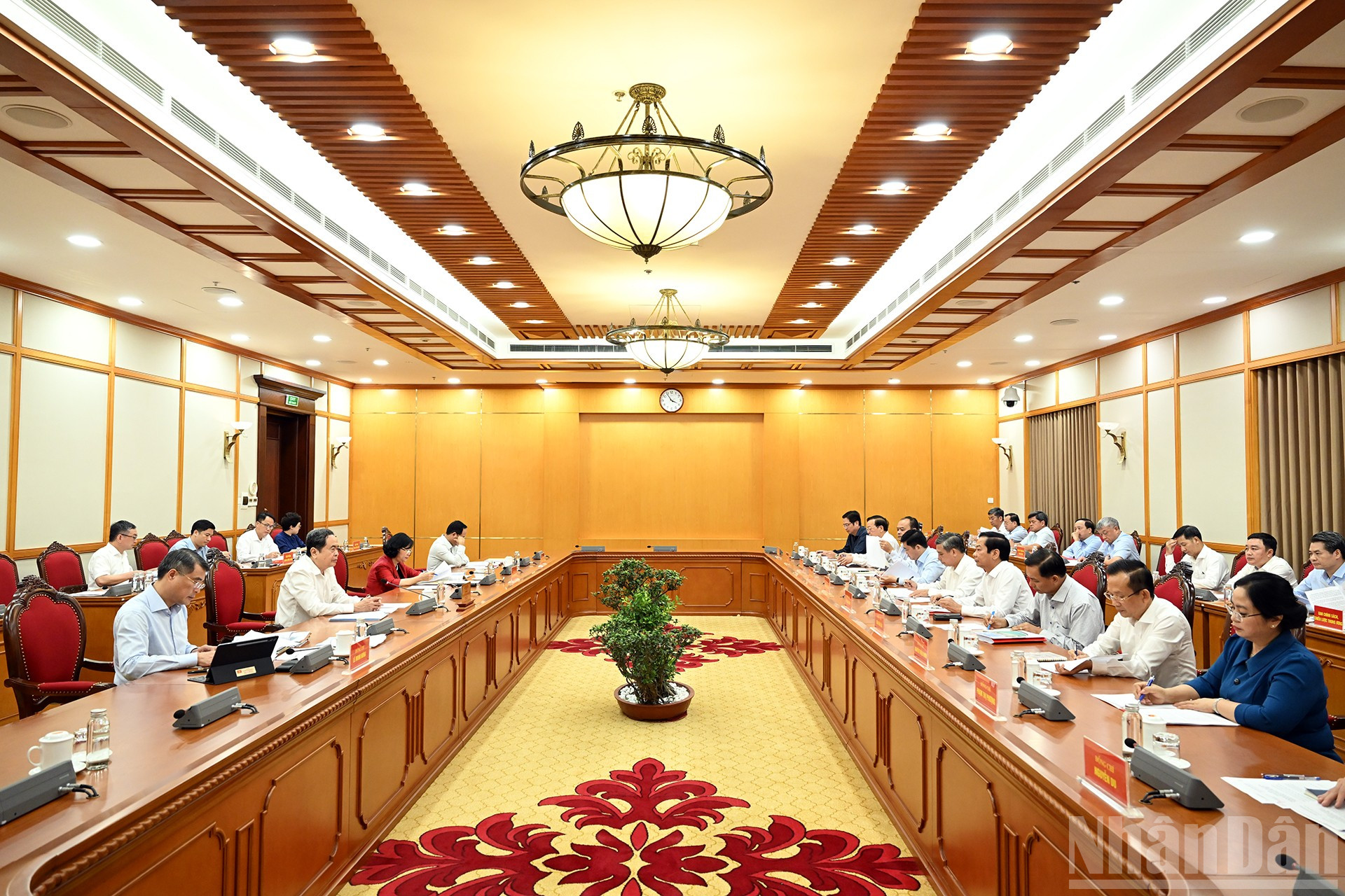 Quang cảnh cuộc làm việc tại Trụ sở Trung ương Đảng. ndo_br_bnd-0008.jpg