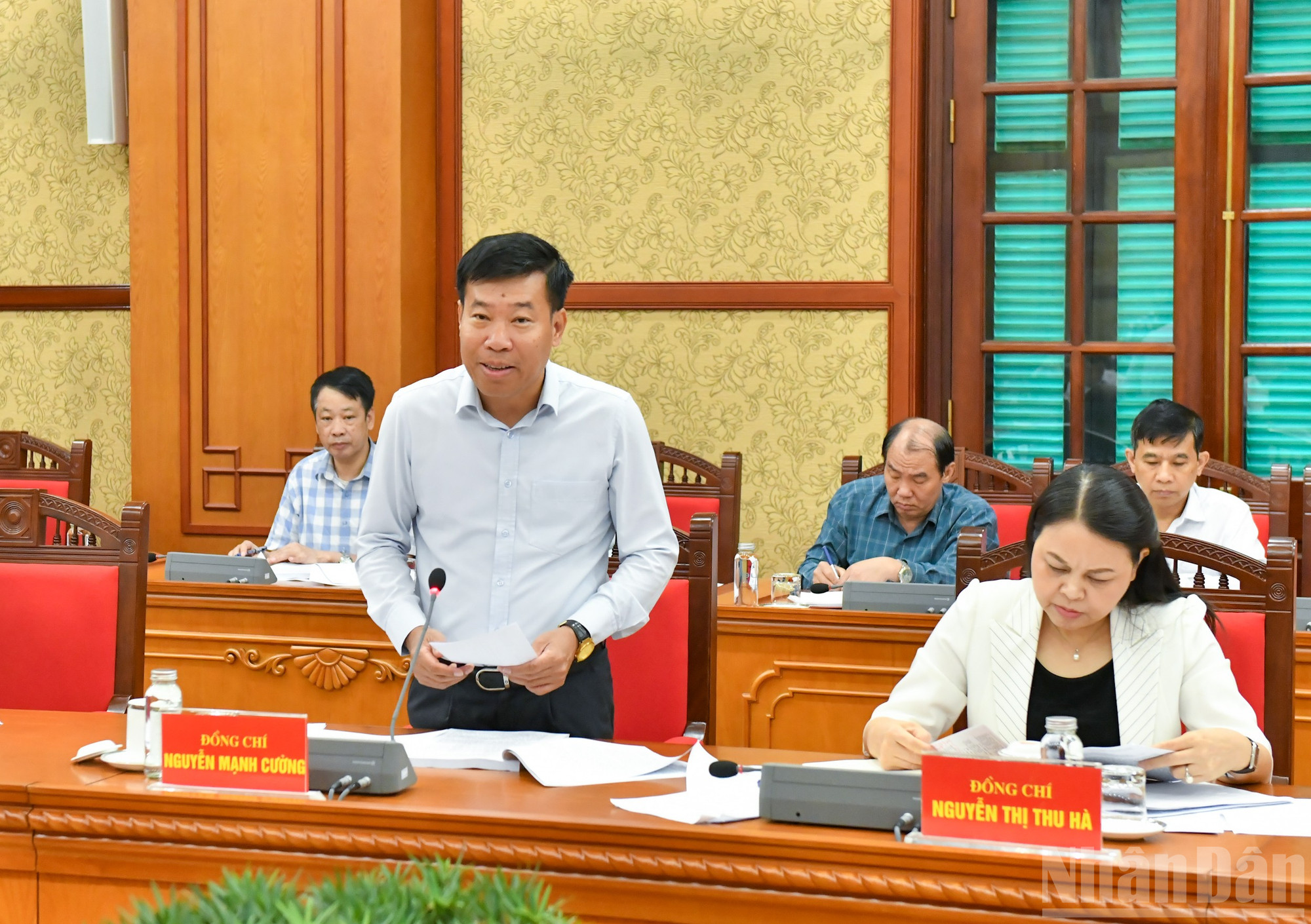 Thứ trưởng Ngoại giao Nguyễn Mạnh Cường phát biểu ý kiến tại cuộc họp. (Ảnh: Duy Linh) ndo_br_dsc-8219.jpg