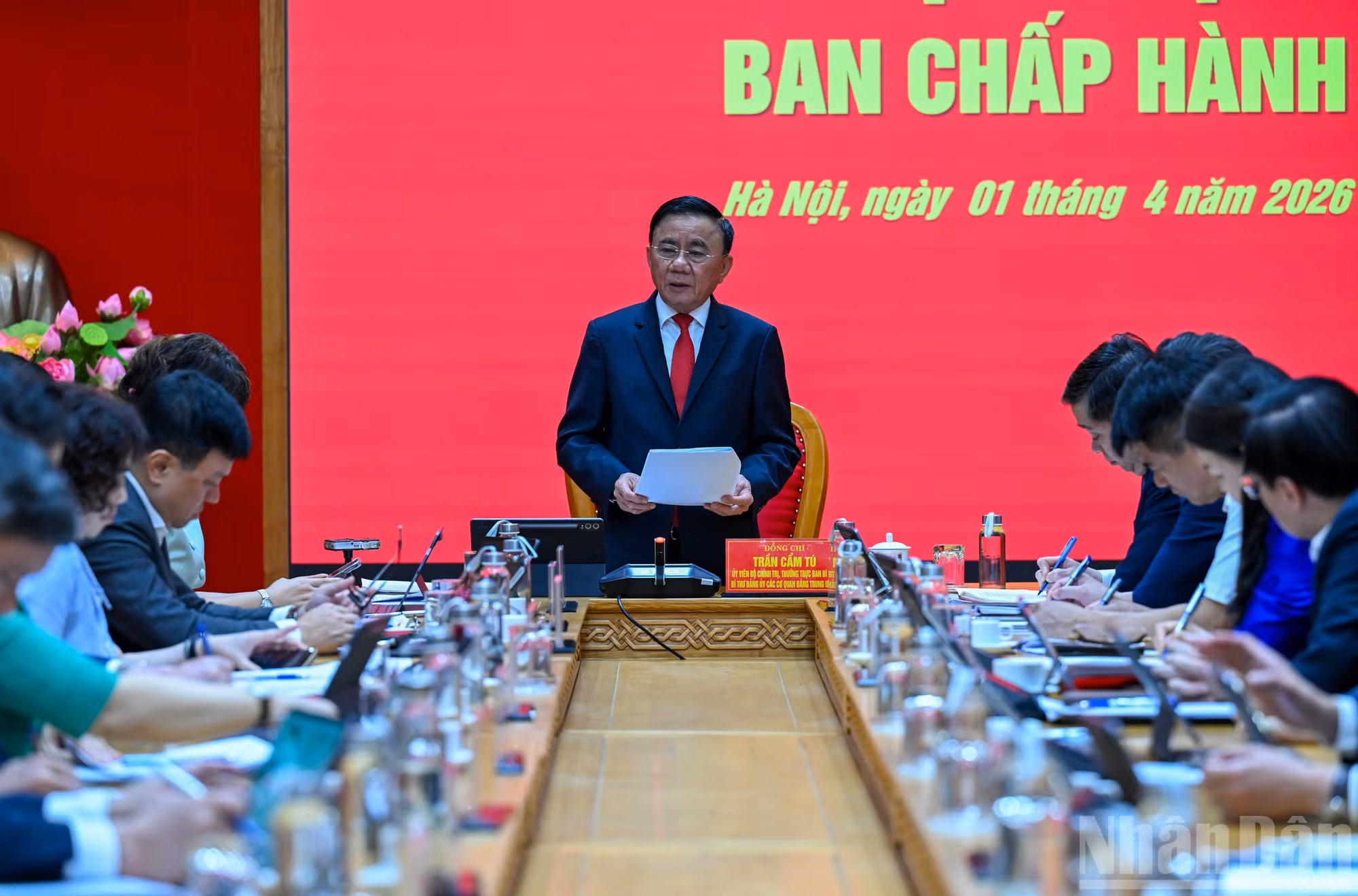 Thường trực Ban Bí thư Trần Cẩm Tú, Bí thư Đảng ủy các cơ quan Đảng Trung ương phát biểu kết luận hội nghị. (Ảnh: DUY LINH)