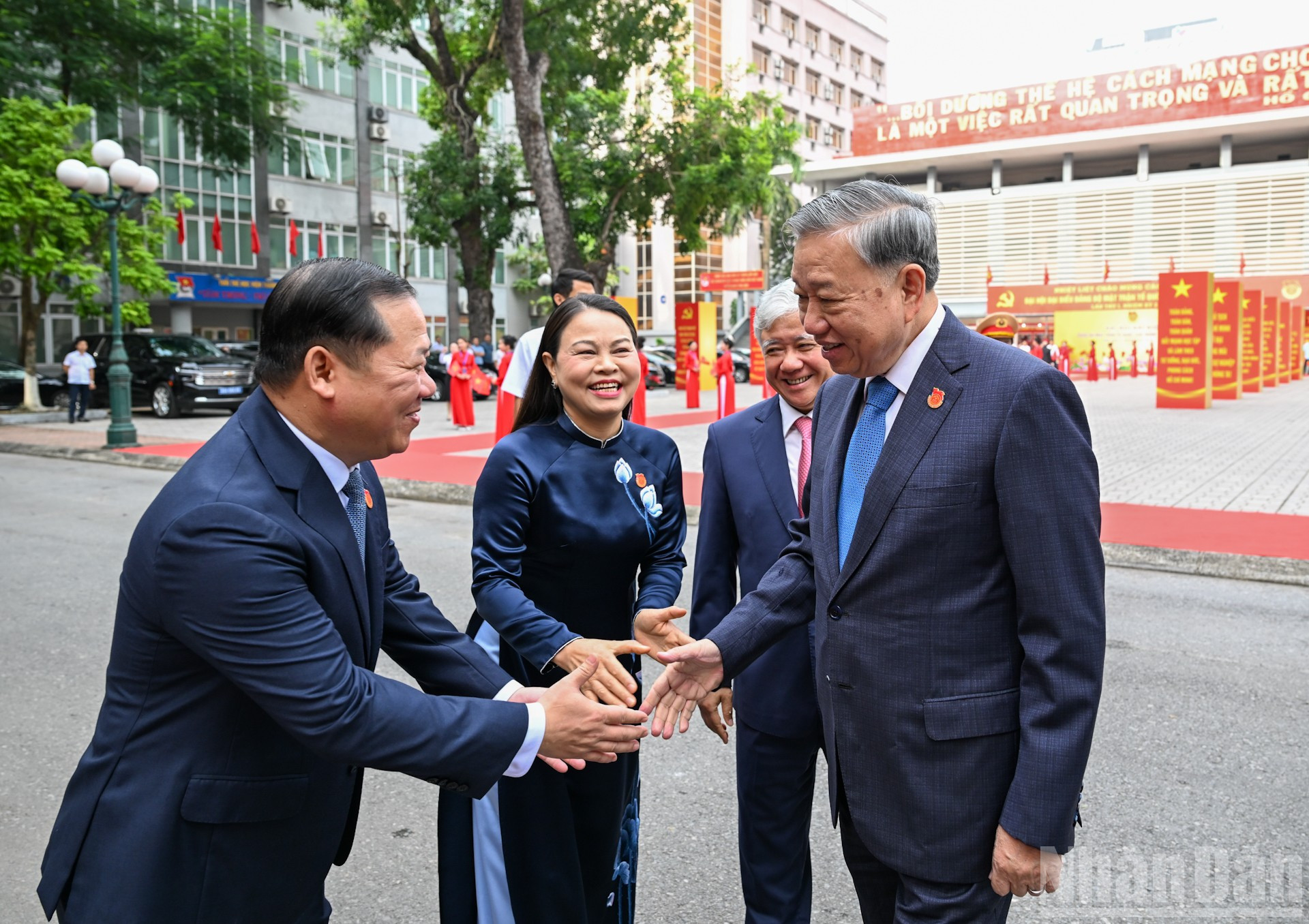 Tổng Bí thư Tô Lâm với các đại biểu. ndo_br_2-3218.jpg