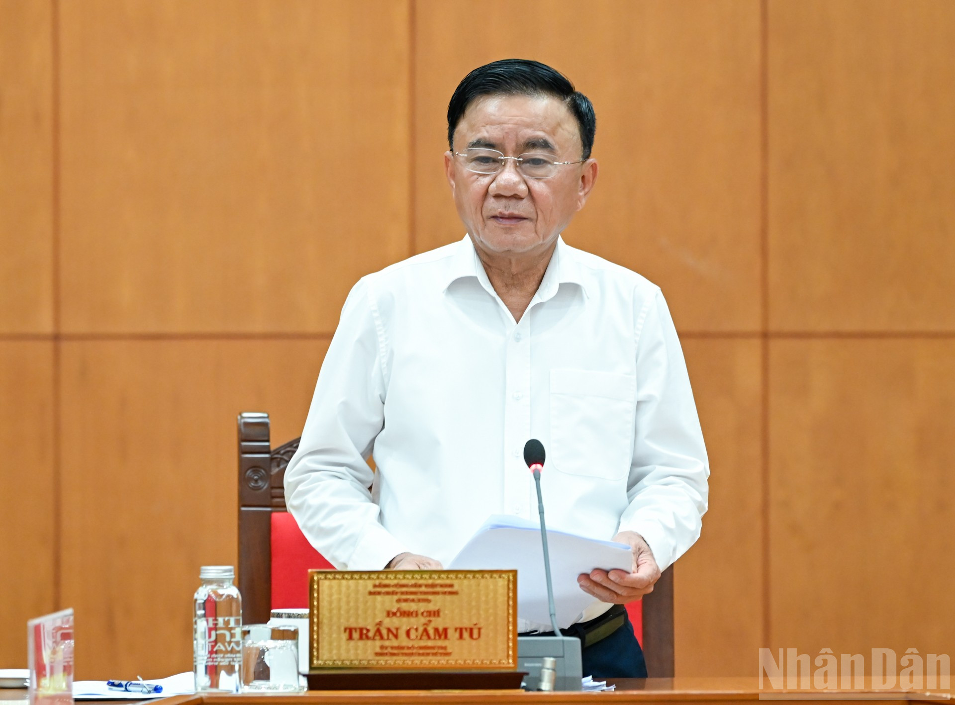 Thường trực Ban Bí thư Trần Cẩm Tú phát biểu kết luận cuộc làm việc. (Ảnh: DUY LINH) ndo_br_3-8853.jpg