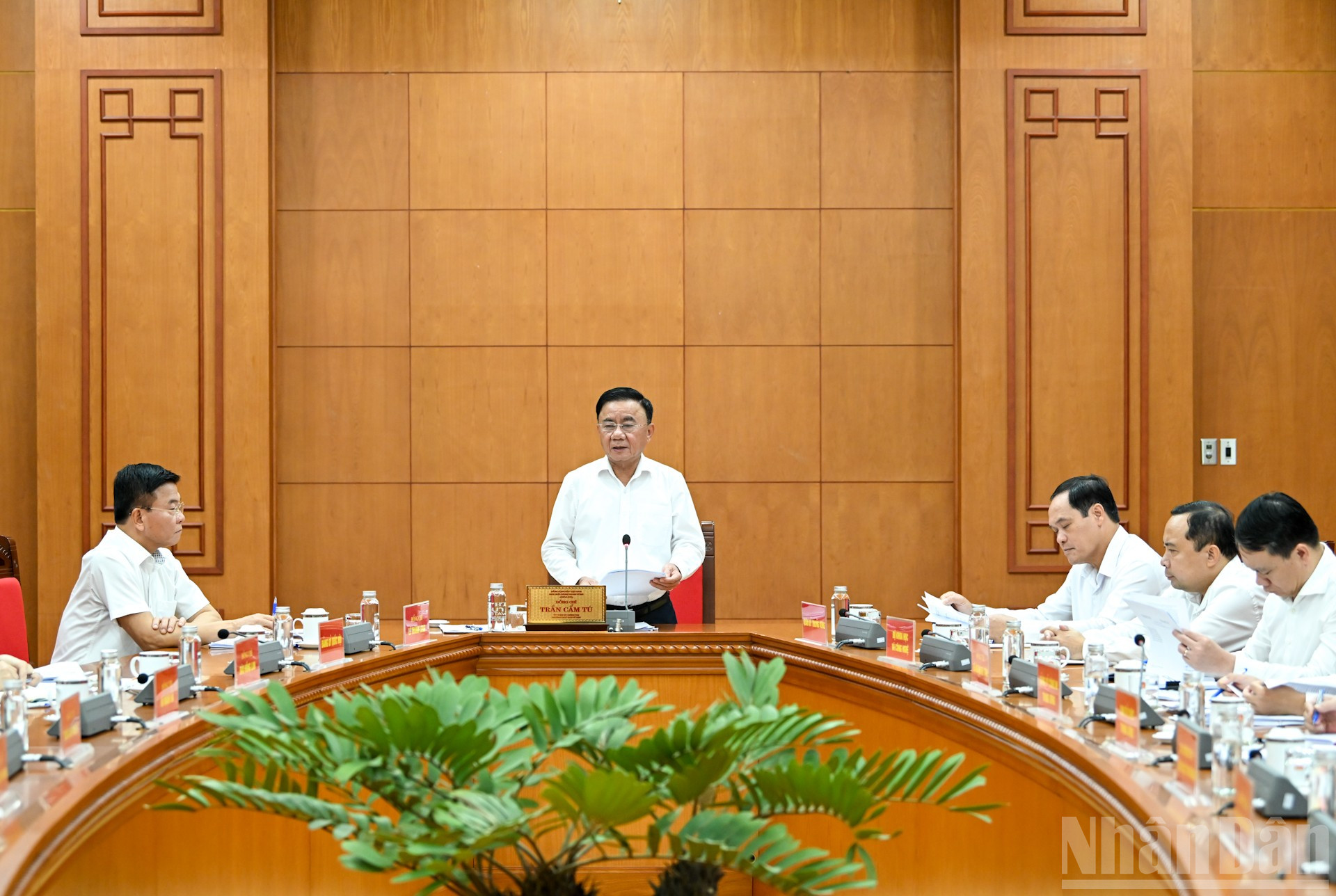 Thường trực Ban Bí thư Trần Cẩm Tú phát biểu kết luận cuộc làm việc. (Ảnh: DUY LINH) ndo_br_4-8875.jpg