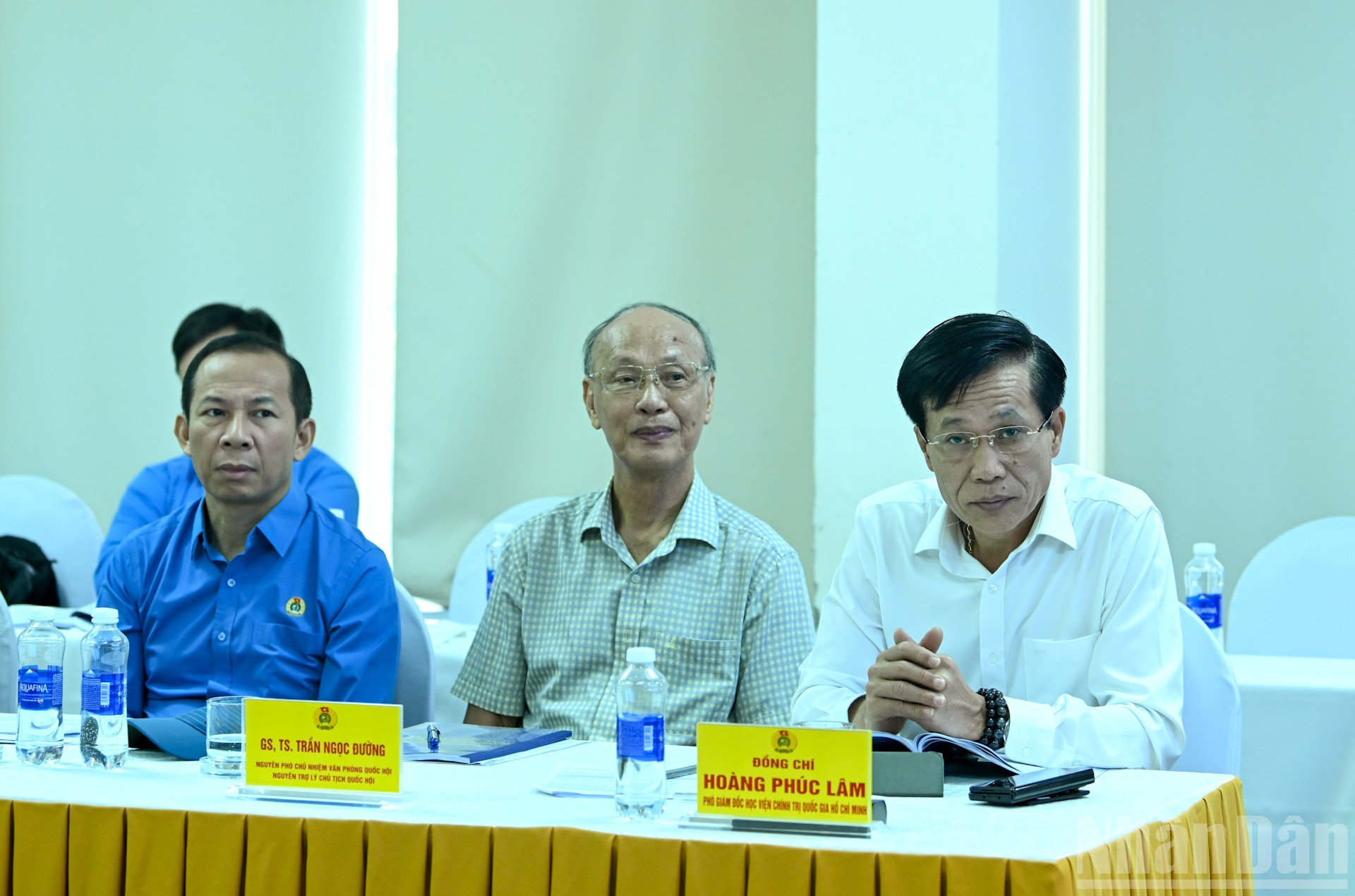 会議の代表者たち。 ndo_br_4-6331.jpg