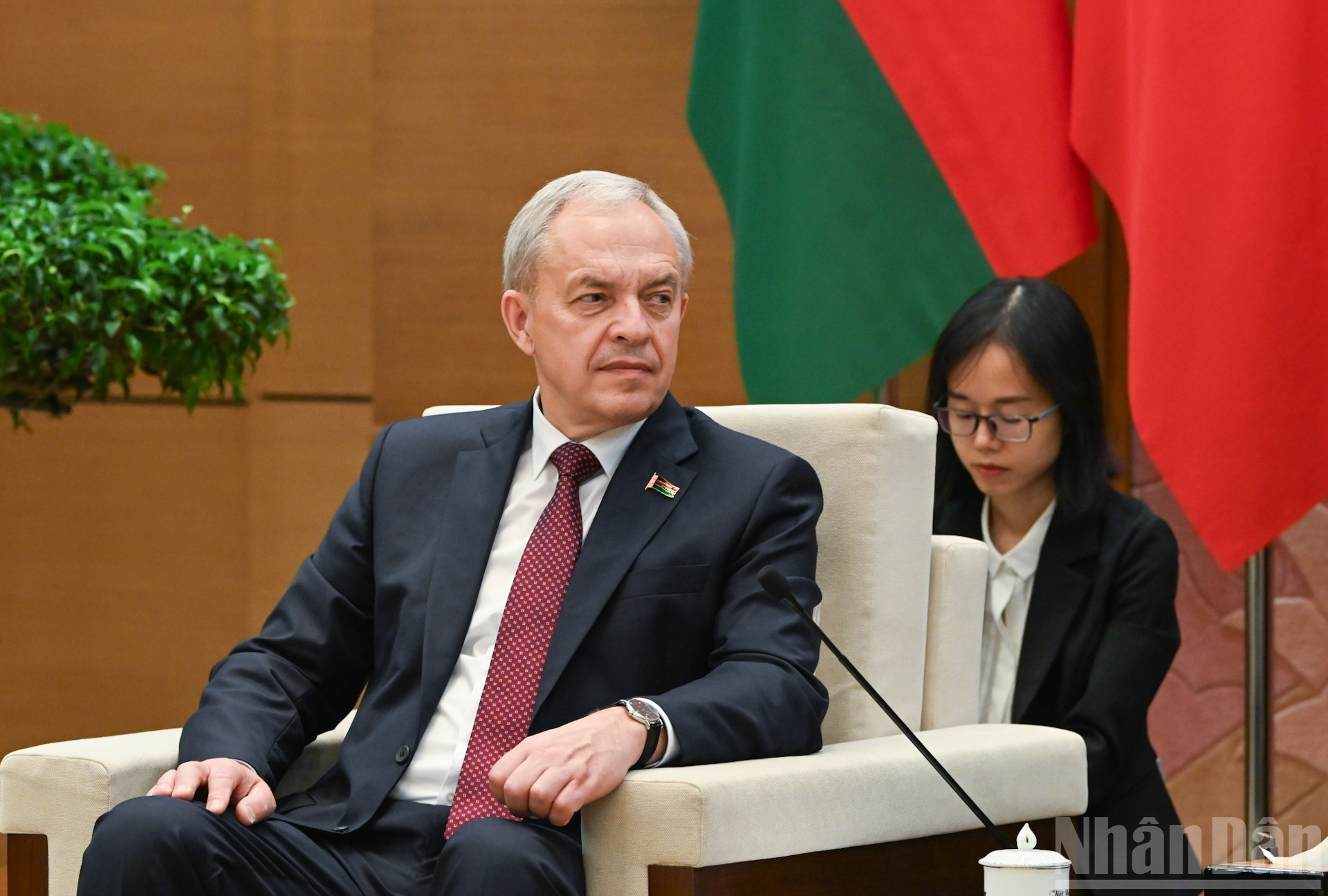 Chủ tịch Hạ viện Cộng hòa Belarus Igor Sergeyenko phát biểu tại cuộc tiếp. ndo_br_7-8614.jpg