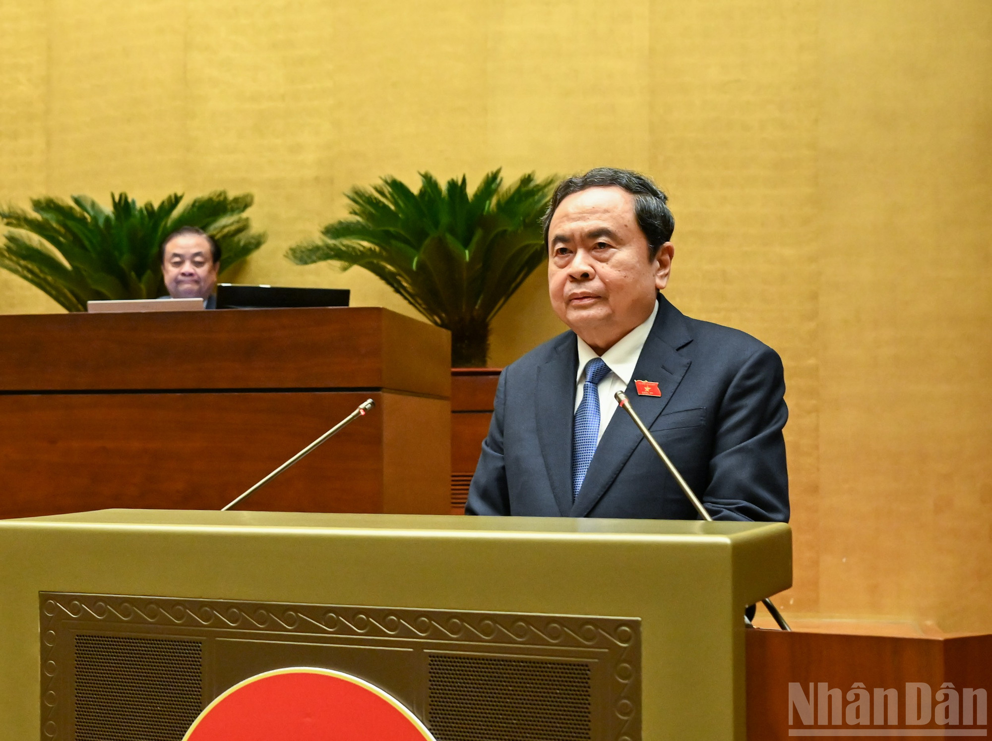 قومی اسمبلی کے چیئرمین ٹران تھان مین 15ویں قومی اسمبلی کے 10ویں اجلاس میں اختتامی کلمات پیش کر رہے ہیں۔ (تصویر: DUY LINH) ndo_br_bnd-0375.jpg