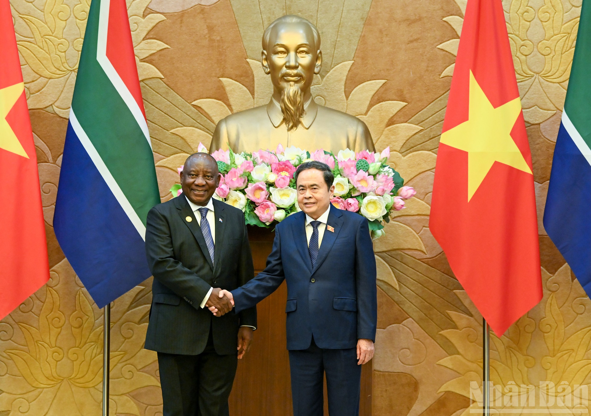 Chủ tịch Quốc hội Trần Thanh Mẫn và Tổng thống Nam Phi Matamela Cyril Ramaphosa. ndo_br_bnd-2219.jpg