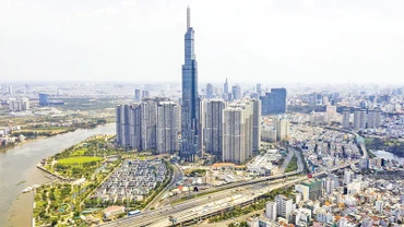 Một góc Thành phố Hồ Chí Minh nhìn từ trên cao. (Ảnh HOÀNG TRIỀU)